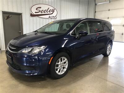 2020 Chrysler Voyager LX   - Photo 1 - Saint Louis, MI 48880-9800