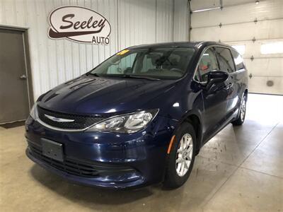 2020 Chrysler Voyager LX   - Photo 2 - Saint Louis, MI 48880-9800