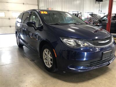 2020 Chrysler Voyager LX   - Photo 4 - Saint Louis, MI 48880-9800