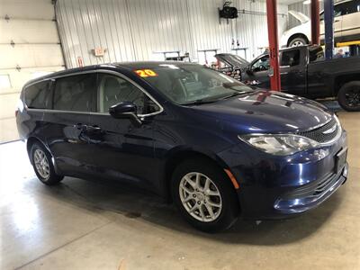 2020 Chrysler Voyager LX   - Photo 5 - Saint Louis, MI 48880-9800