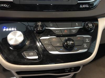 2020 Chrysler Voyager LX   - Photo 12 - Saint Louis, MI 48880-9800