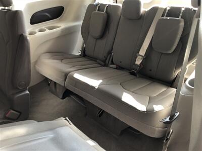 2020 Chrysler Voyager LX   - Photo 18 - Saint Louis, MI 48880-9800