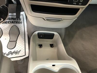 2020 Chrysler Voyager LX   - Photo 17 - Saint Louis, MI 48880-9800