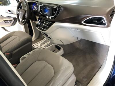 2020 Chrysler Voyager LX   - Photo 22 - Saint Louis, MI 48880-9800