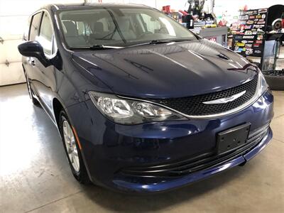 2020 Chrysler Voyager LX   - Photo 4 - Saint Louis, MI 48880-9800