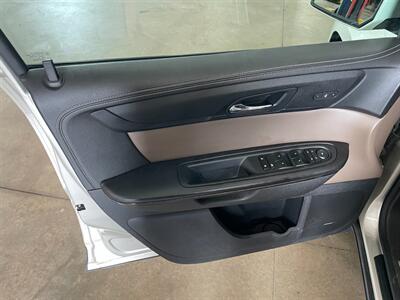 2017 GMC Acadia Limited - Photo 24 - Saint Louis, MI 48880-9800