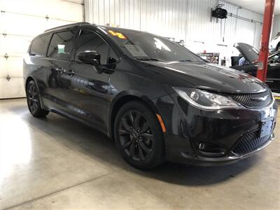 2018 Chrysler Pacifica Touring L Plus   - Photo 5 - Saint Louis, MI 48880-9800