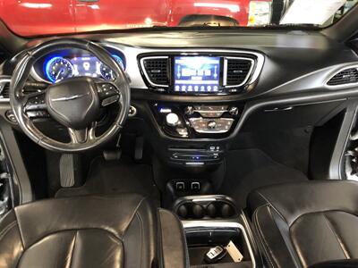 2018 Chrysler Pacifica Touring L Plus   - Photo 8 - Saint Louis, MI 48880-9800