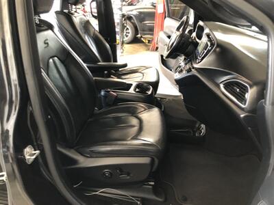 2018 Chrysler Pacifica Touring L Plus   - Photo 20 - Saint Louis, MI 48880-9800