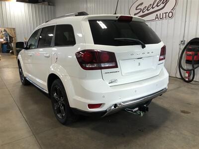 2020 Dodge Journey Crossroad   - Photo 3 - Saint Louis, MI 48880-9800