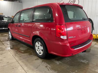 2013 Dodge Grand Caravan SE   - Photo 3 - Saint Louis, MI 48880-9800