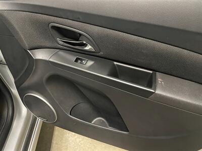 2012 Chevrolet Cruze LTZ - Photo 22 - Saint Louis, MI 48880-9800