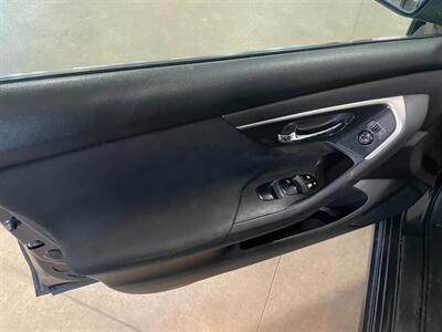 2014 Nissan Altima 2.5   - Photo 21 - Saint Louis, MI 48880-9800