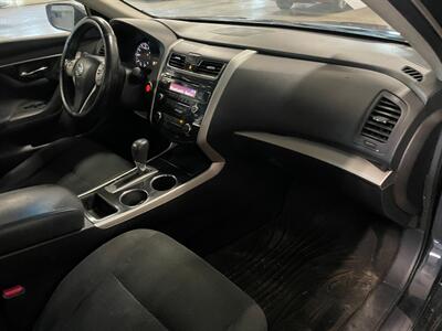 2014 Nissan Altima 2.5   - Photo 18 - Saint Louis, MI 48880-9800