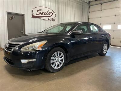 2014 Nissan Altima 2.5   - Photo 1 - Saint Louis, MI 48880-9800