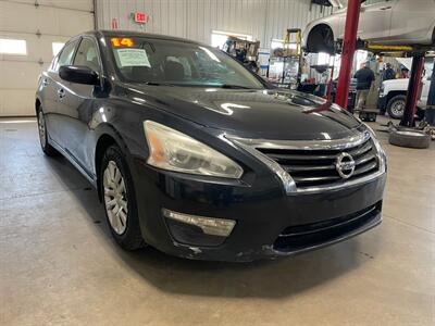 2014 Nissan Altima 2.5   - Photo 4 - Saint Louis, MI 48880-9800