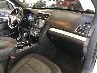 2017 Ford Explorer XLT   - Photo 19 - Saint Louis, MI 48880-9800