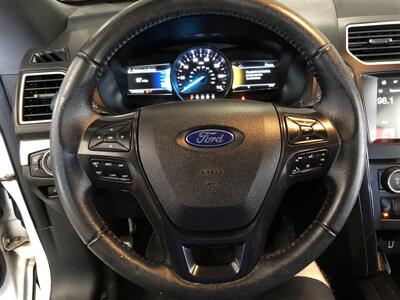 2017 Ford Explorer XLT   - Photo 7 - Saint Louis, MI 48880-9800
