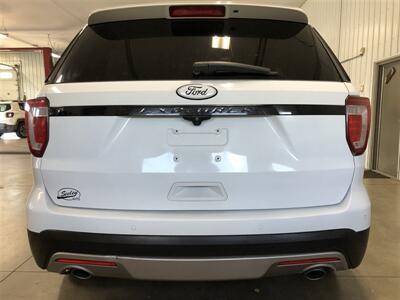 2017 Ford Explorer XLT   - Photo 25 - Saint Louis, MI 48880-9800