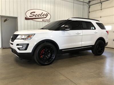 2017 Ford Explorer XLT   - Photo 1 - Saint Louis, MI 48880-9800
