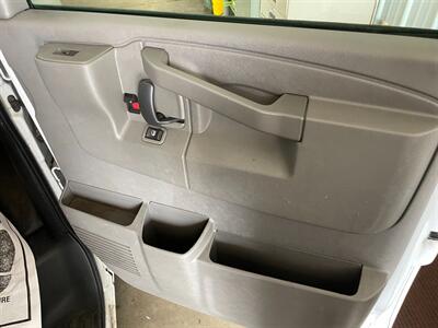 2019 Chevrolet Express 2500 - Photo 21 - Saint Louis, MI 48880-9800