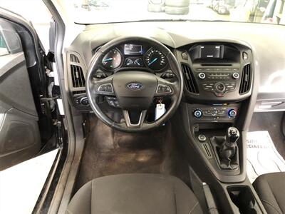 2016 Ford Focus SE   - Photo 8 - Saint Louis, MI 48880-9800
