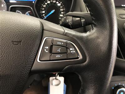 2016 Ford Focus SE   - Photo 11 - Saint Louis, MI 48880-9800