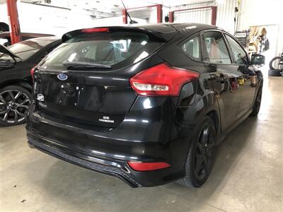 2016 Ford Focus SE   - Photo 6 - Saint Louis, MI 48880-9800