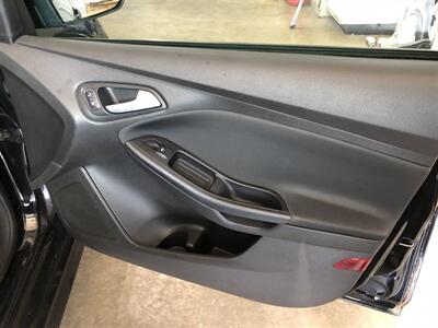2016 Ford Focus SE   - Photo 20 - Saint Louis, MI 48880-9800
