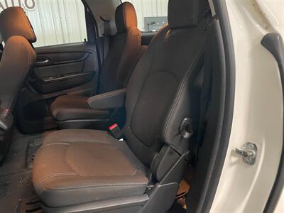 2015 GMC Acadia SLE-2   - Photo 16 - Saint Louis, MI 48880-9800