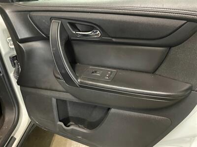 2015 GMC Acadia SLE-2   - Photo 23 - Saint Louis, MI 48880-9800
