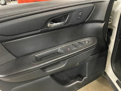 2015 GMC Acadia SLE-2   - Photo 22 - Saint Louis, MI 48880-9800