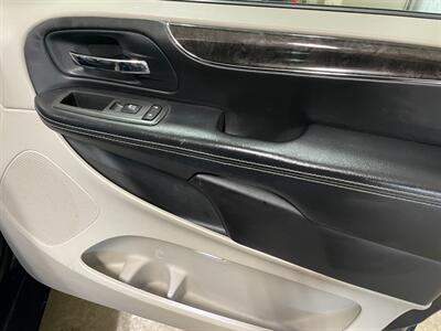 2014 Chrysler Town and Country Touring-L   - Photo 24 - Saint Louis, MI 48880-9800