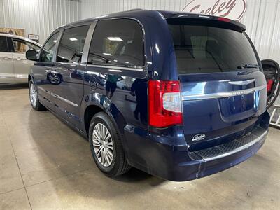 2014 Chrysler Town and Country Touring-L   - Photo 3 - Saint Louis, MI 48880-9800