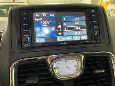 2014 Chrysler Town and Country Touring-L   - Photo 13 - Saint Louis, MI 48880-9800