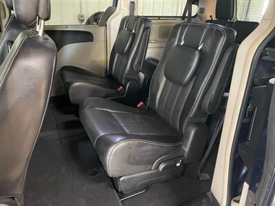 2014 Chrysler Town and Country Touring-L   - Photo 17 - Saint Louis, MI 48880-9800