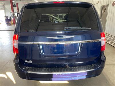 2014 Chrysler Town and Country Touring-L   - Photo 29 - Saint Louis, MI 48880-9800