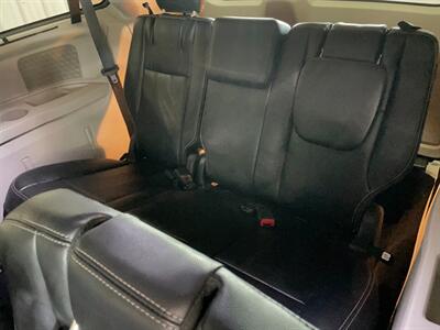 2014 Chrysler Town and Country Touring-L   - Photo 18 - Saint Louis, MI 48880-9800