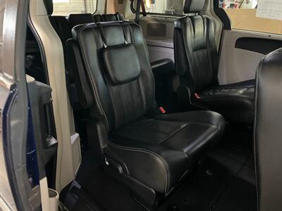 2014 Chrysler Town and Country Touring-L   - Photo 21 - Saint Louis, MI 48880-9800