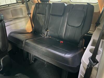 2014 Chrysler Town and Country Touring-L   - Photo 19 - Saint Louis, MI 48880-9800