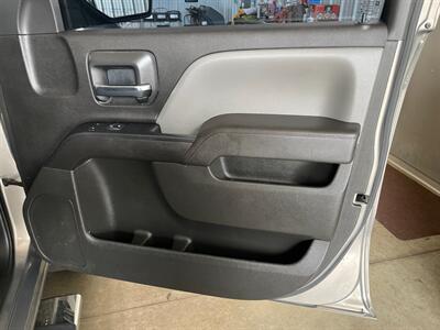 2017 GMC Sierra 1500   - Photo 18 - Saint Louis, MI 48880-9800
