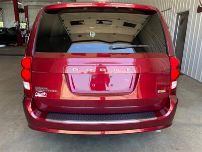 2017 Dodge Grand Caravan SE   - Photo 27 - Saint Louis, MI 48880-9800