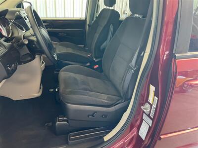 2017 Dodge Grand Caravan SE   - Photo 15 - Saint Louis, MI 48880-9800