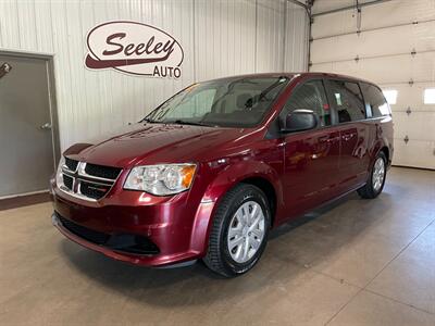 2017 Dodge Grand Caravan SE   - Photo 2 - Saint Louis, MI 48880-9800