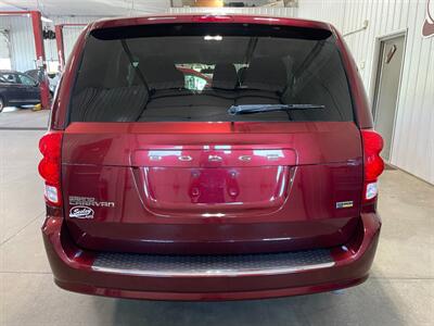 2017 Dodge Grand Caravan SE   - Photo 7 - Saint Louis, MI 48880-9800