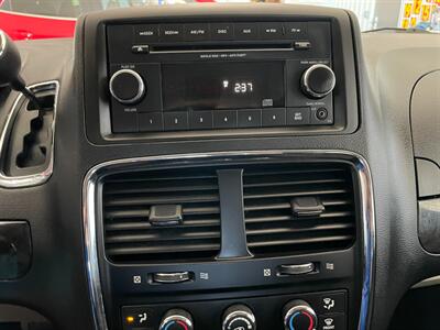 2017 Dodge Grand Caravan SE   - Photo 13 - Saint Louis, MI 48880-9800