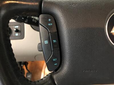 2010 Chevrolet Impala LTZ   - Photo 10 - Saint Louis, MI 48880-9800