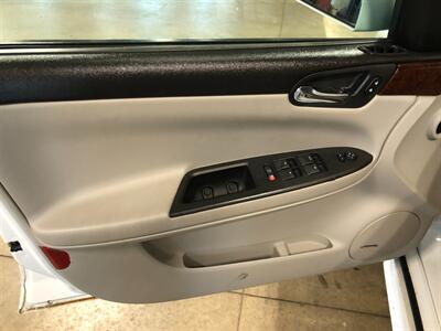 2010 Chevrolet Impala LTZ   - Photo 19 - Saint Louis, MI 48880-9800