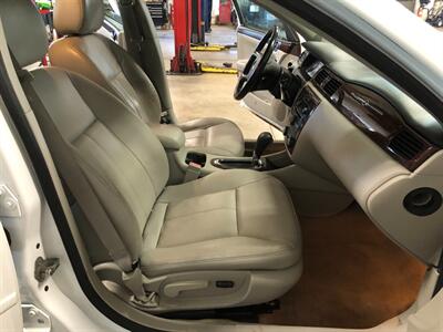 2010 Chevrolet Impala LTZ   - Photo 16 - Saint Louis, MI 48880-9800