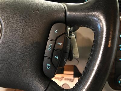 2010 Chevrolet Impala LTZ   - Photo 11 - Saint Louis, MI 48880-9800